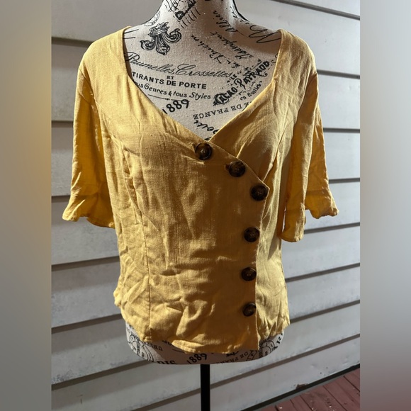 June & Hudson Womens Mustard Polyester Short Sleeve Button Front Crop Top Size M - Picture 2 of 8